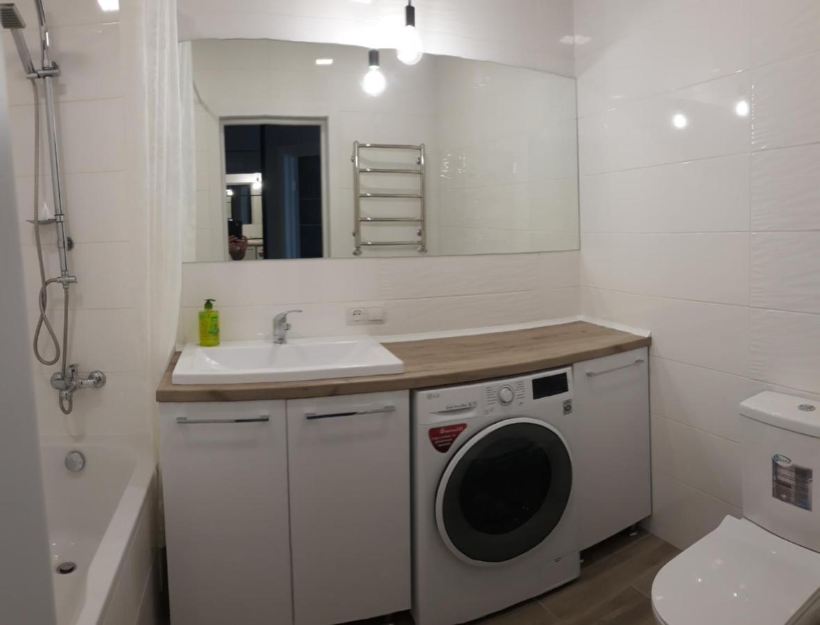 Чудова Квартира В Центрі Міста Rivne Ngoại thất bức ảnh