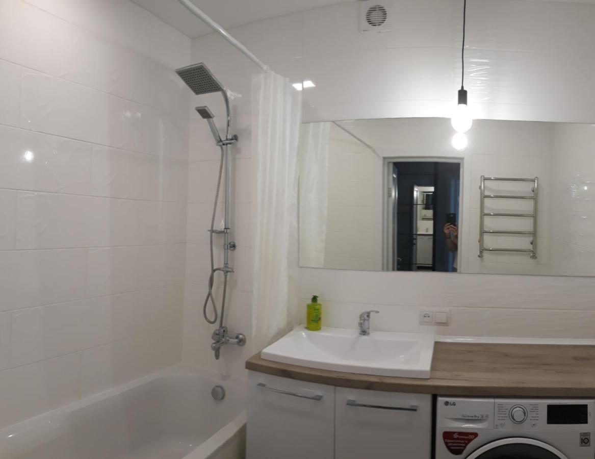 Чудова Квартира В Центрі Міста Rivne Ngoại thất bức ảnh